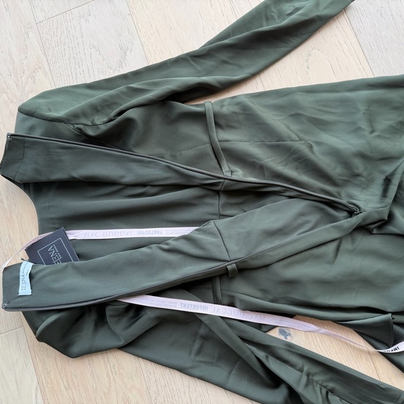 Mac Duggal Dark Green Long Sleeve Satin Dress Sz 6US - Picture 9 of 10